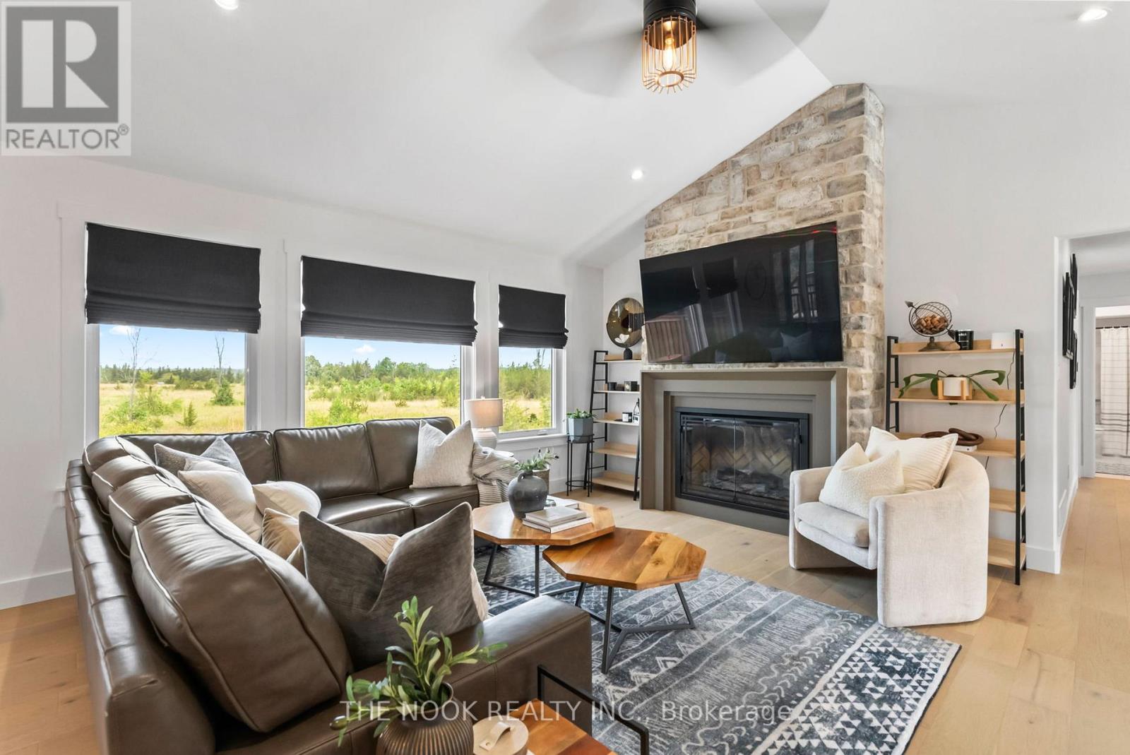 3557 BLESSINGTON ROAD - 9