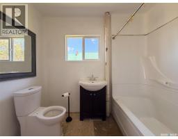 295 Ensign Street, Pennant, SK S0N1X0 Photo 16