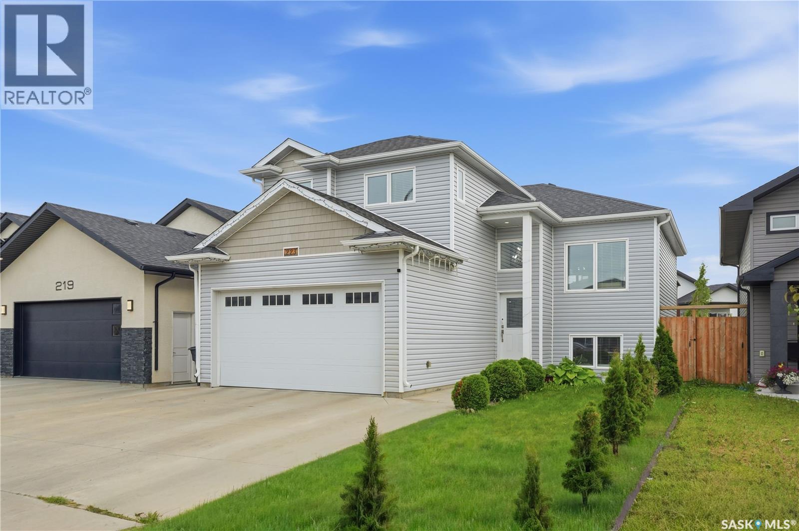 223 Ells CRESCENT - 2