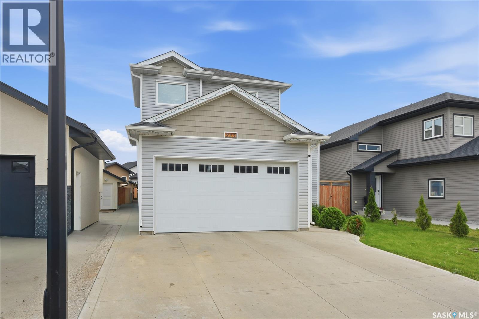 223 Ells CRESCENT - 3