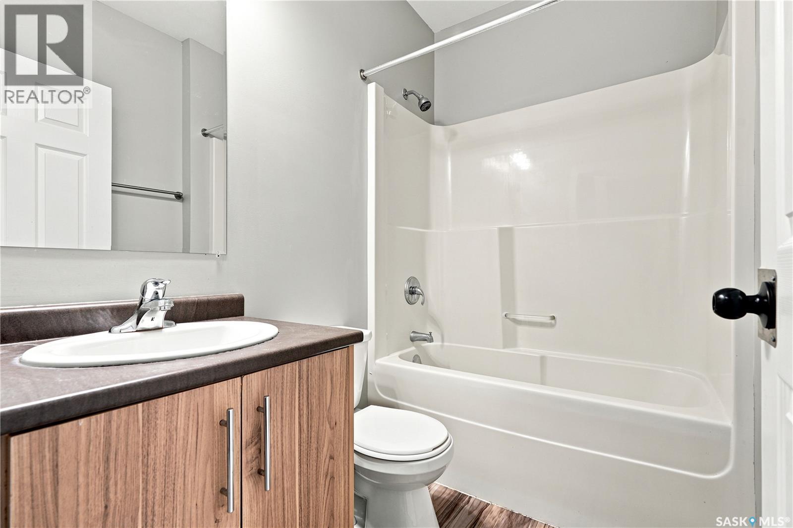 223 Ells CRESCENT - 44