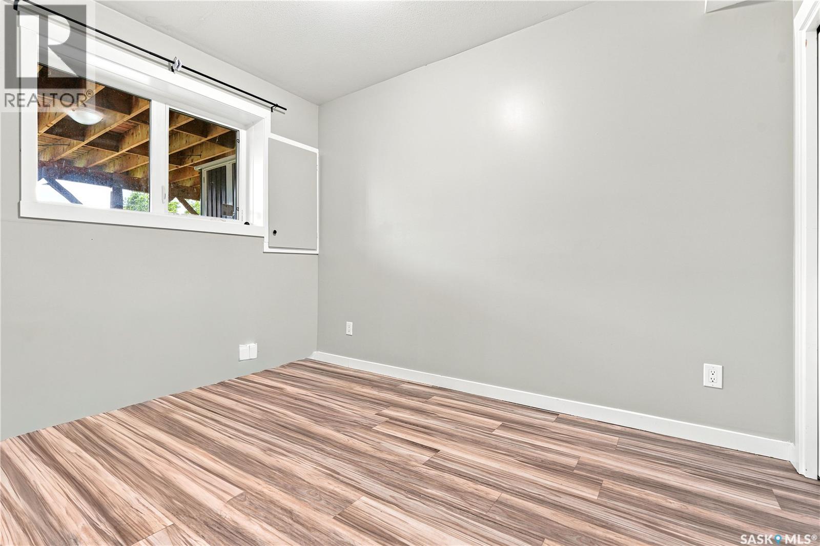 223 Ells CRESCENT - 46