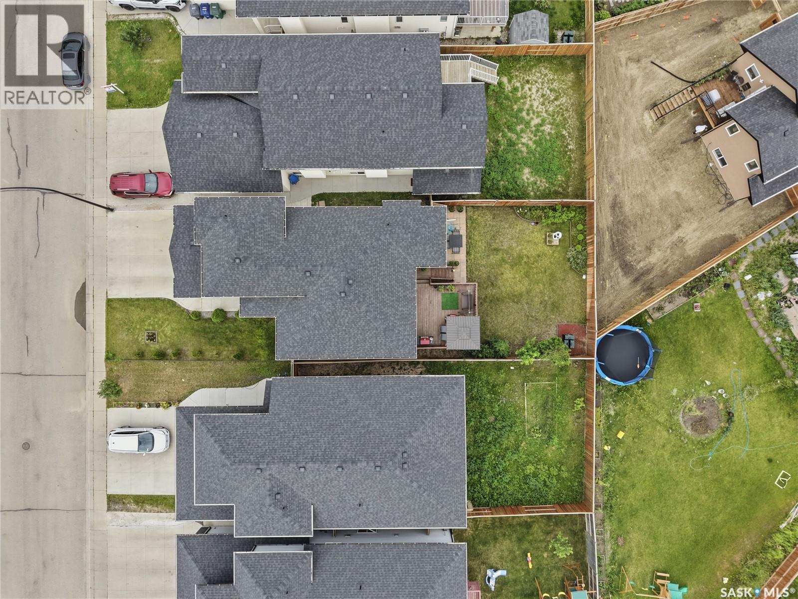 223 Ells CRESCENT - 60