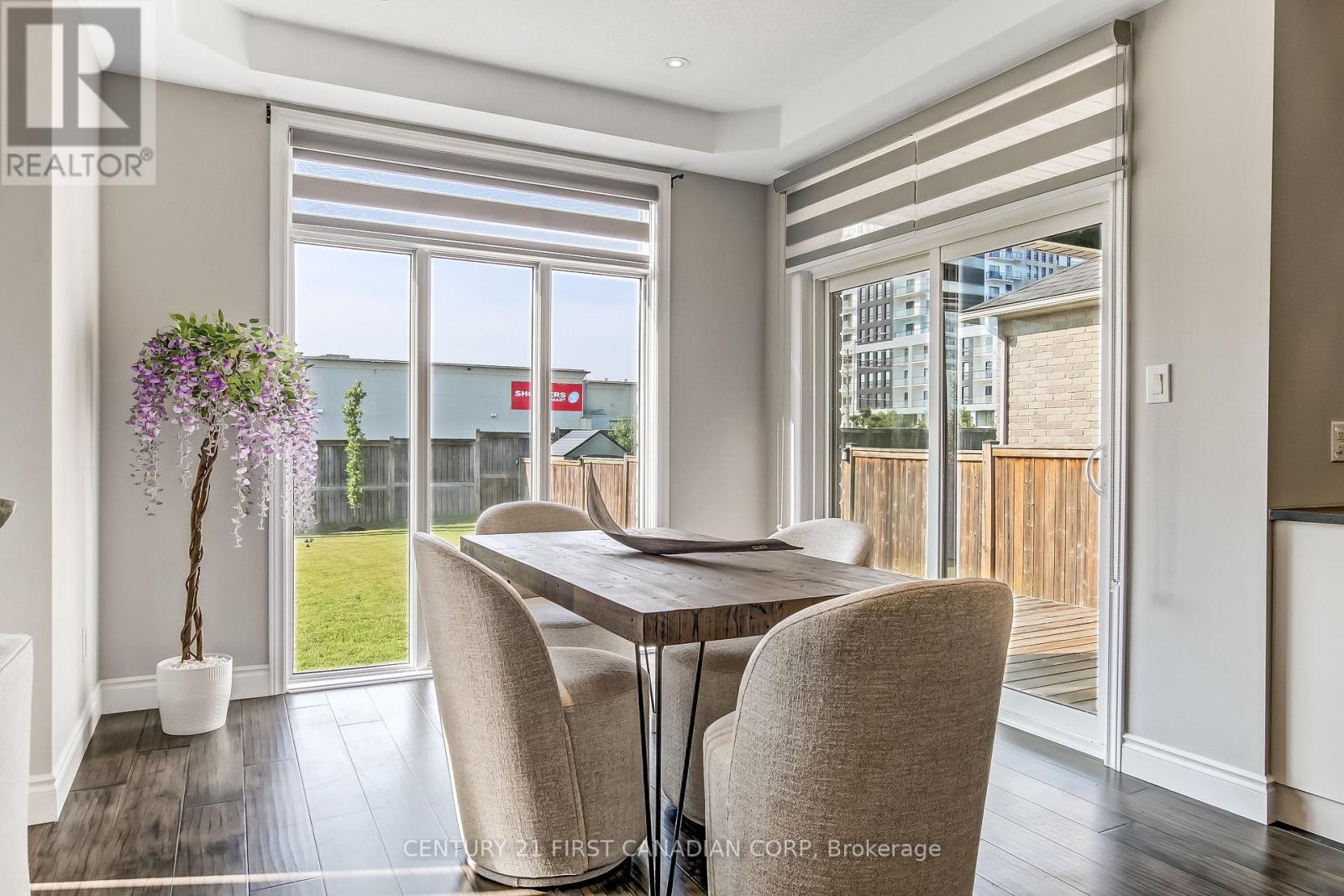 783 HICKORYRIDGE COMMON - 10