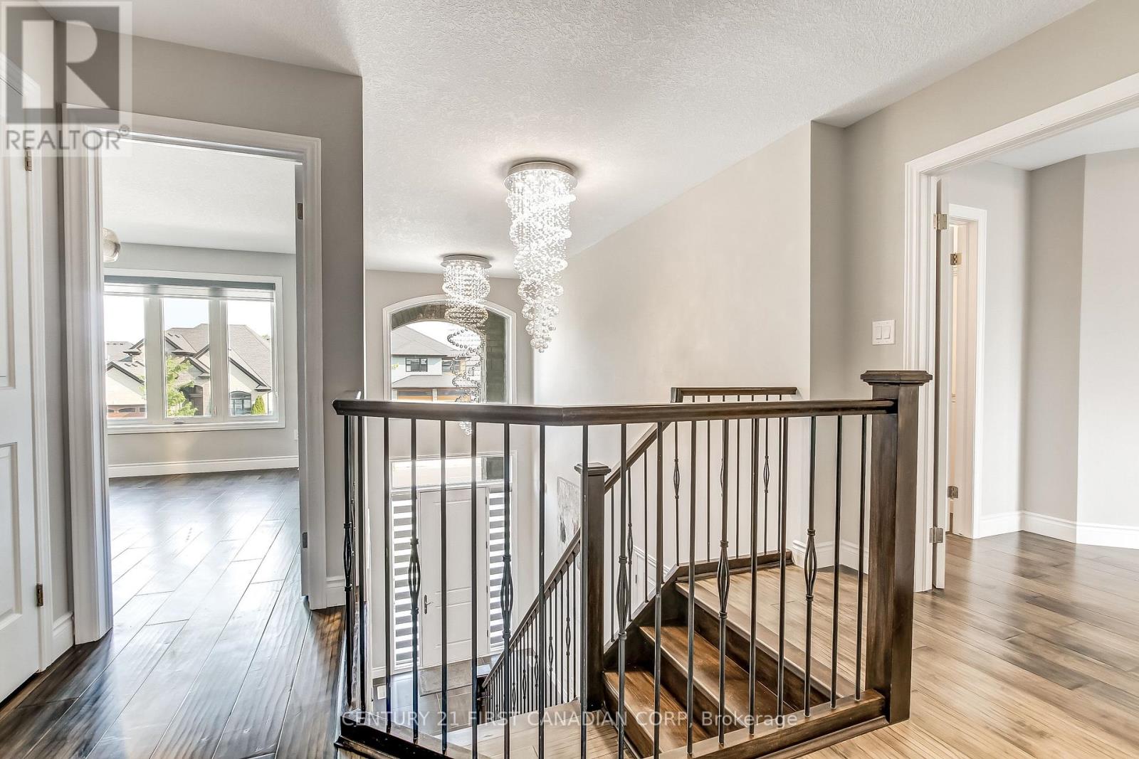783 HICKORYRIDGE COMMON - 19