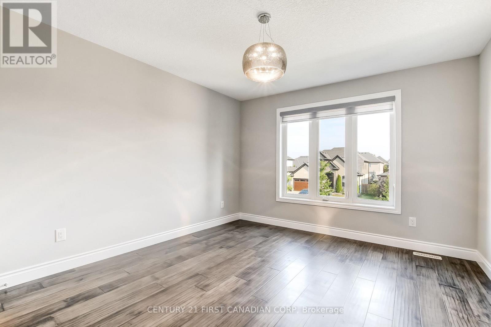 783 HICKORYRIDGE COMMON - 20