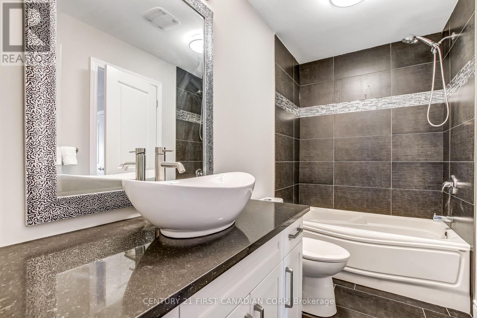 783 HICKORYRIDGE COMMON - 22
