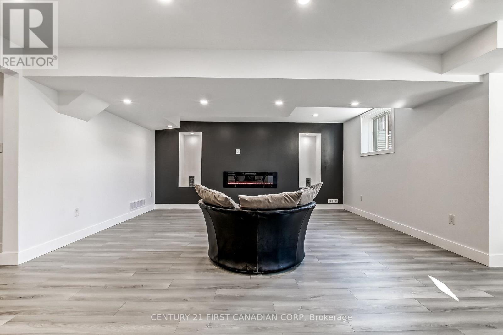 783 HICKORYRIDGE COMMON - 25