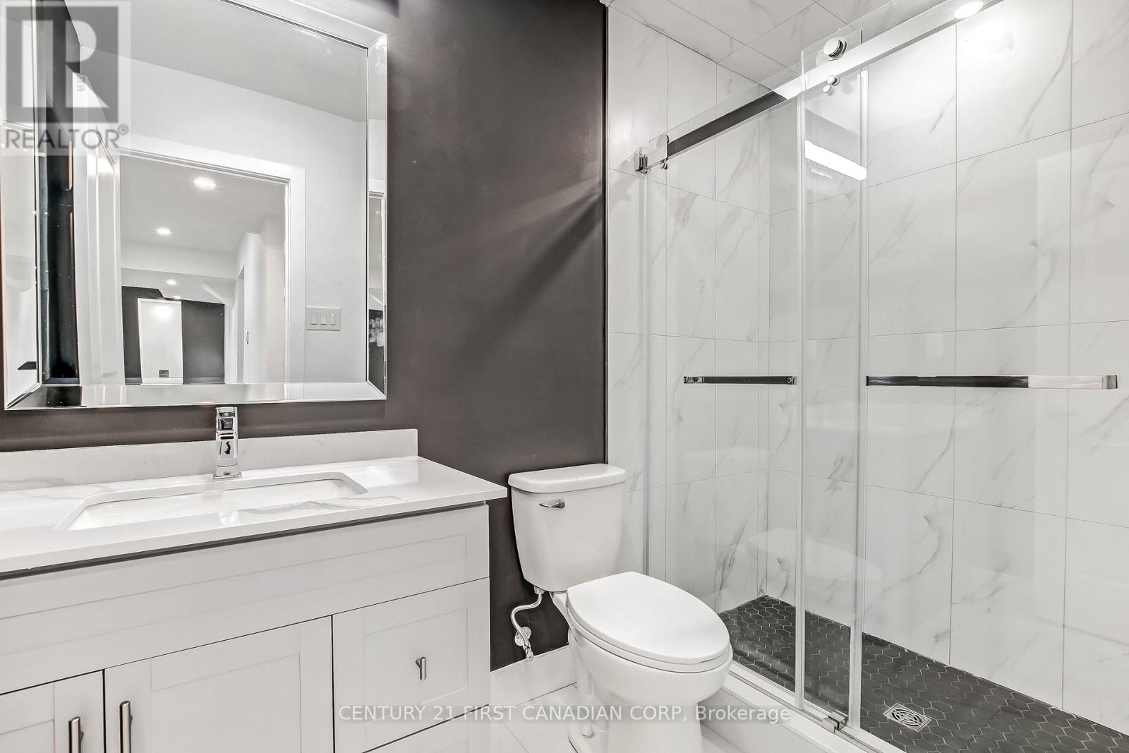 783 HICKORYRIDGE COMMON - 26