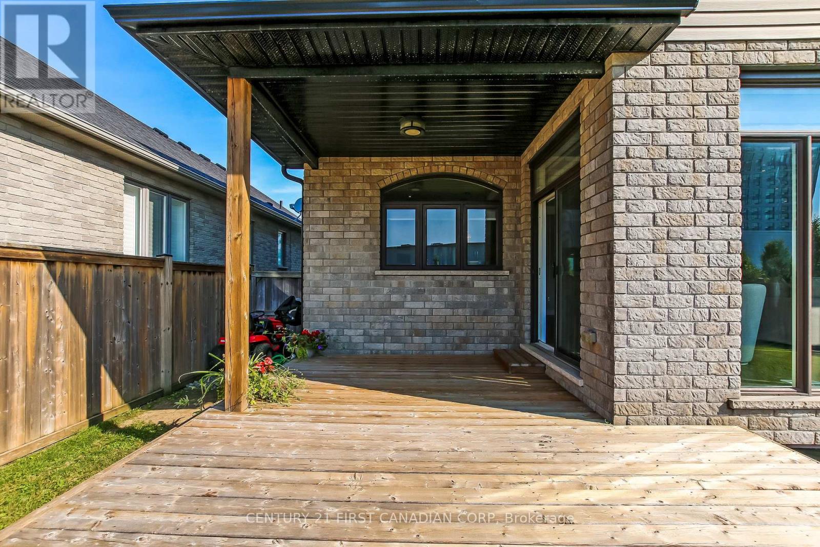 783 HICKORYRIDGE COMMON - 29