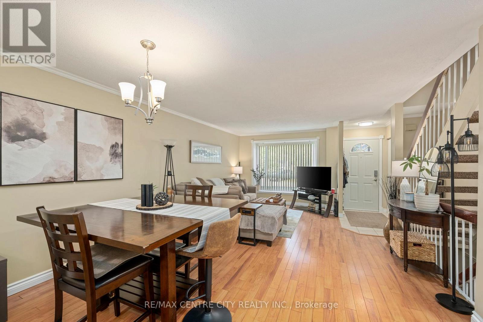 #9 475 SANDRINGHAM CRESCENT - 14