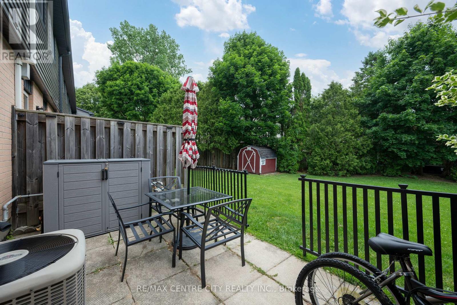 #9 475 SANDRINGHAM CRESCENT - 28