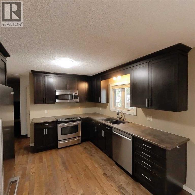 5411 51 Avenue - 12