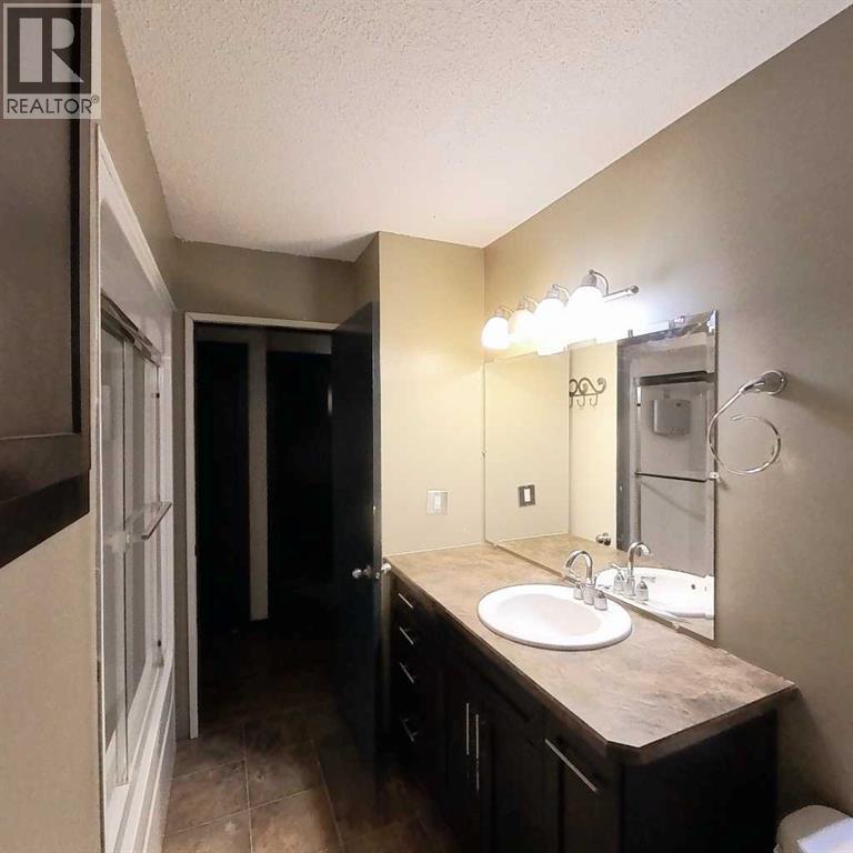 5411 51 Avenue - 18
