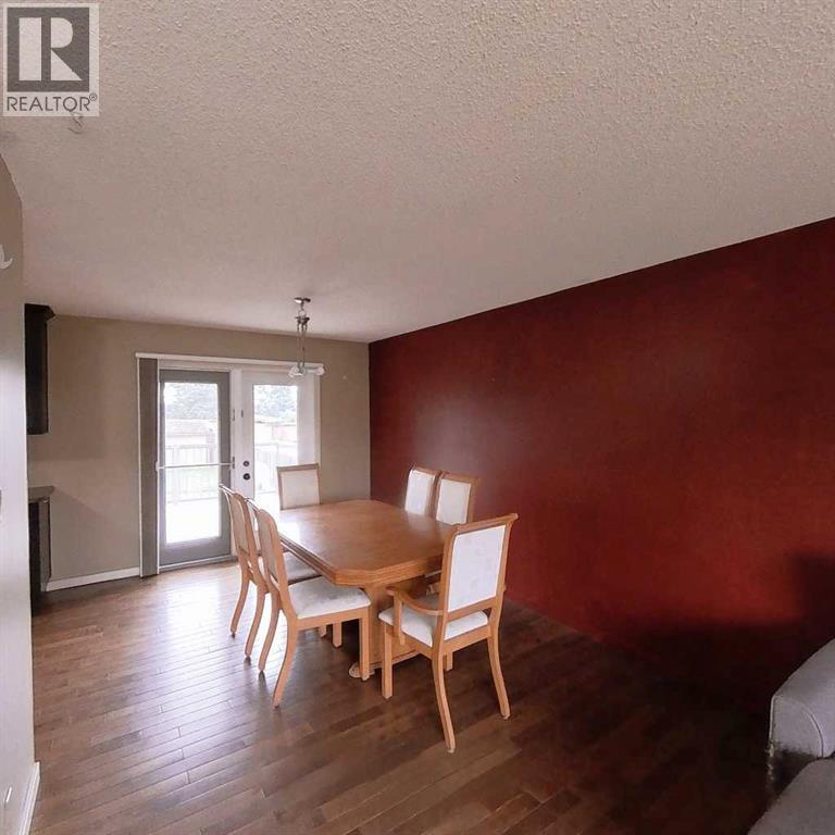 5411 51 Avenue - 9