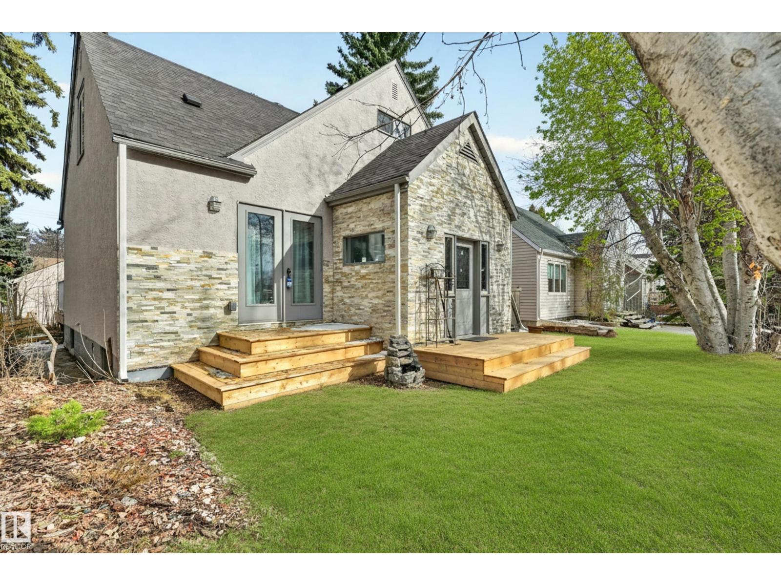 6807 112A ST NW - 3