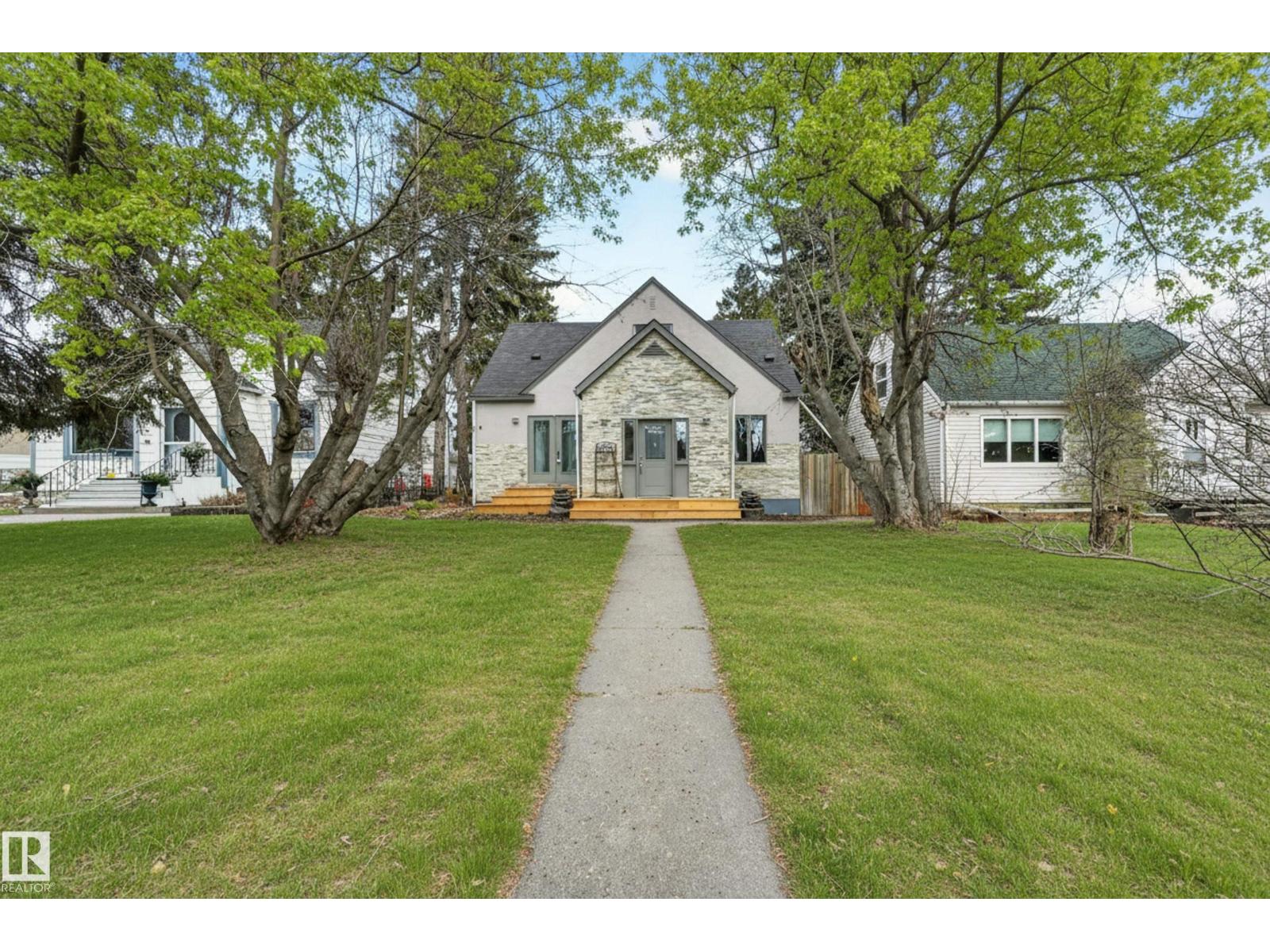 6807 112A ST NW - 2