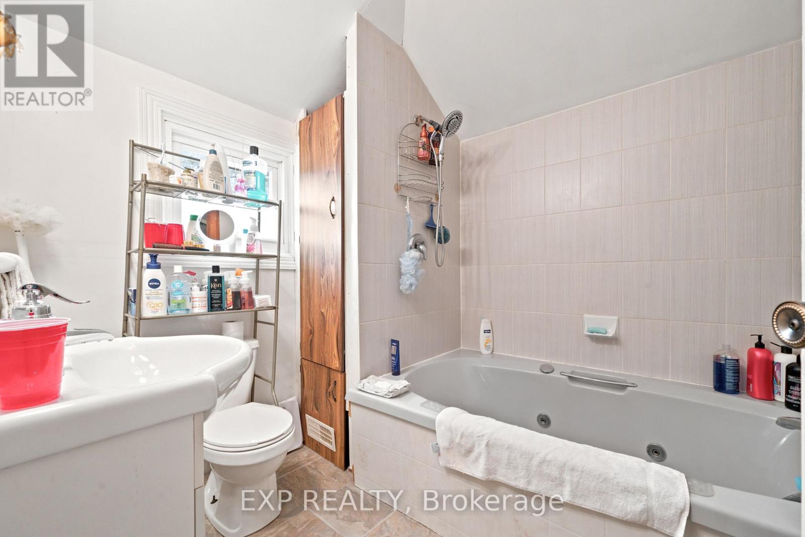 111 MACDONALD STREET - 33