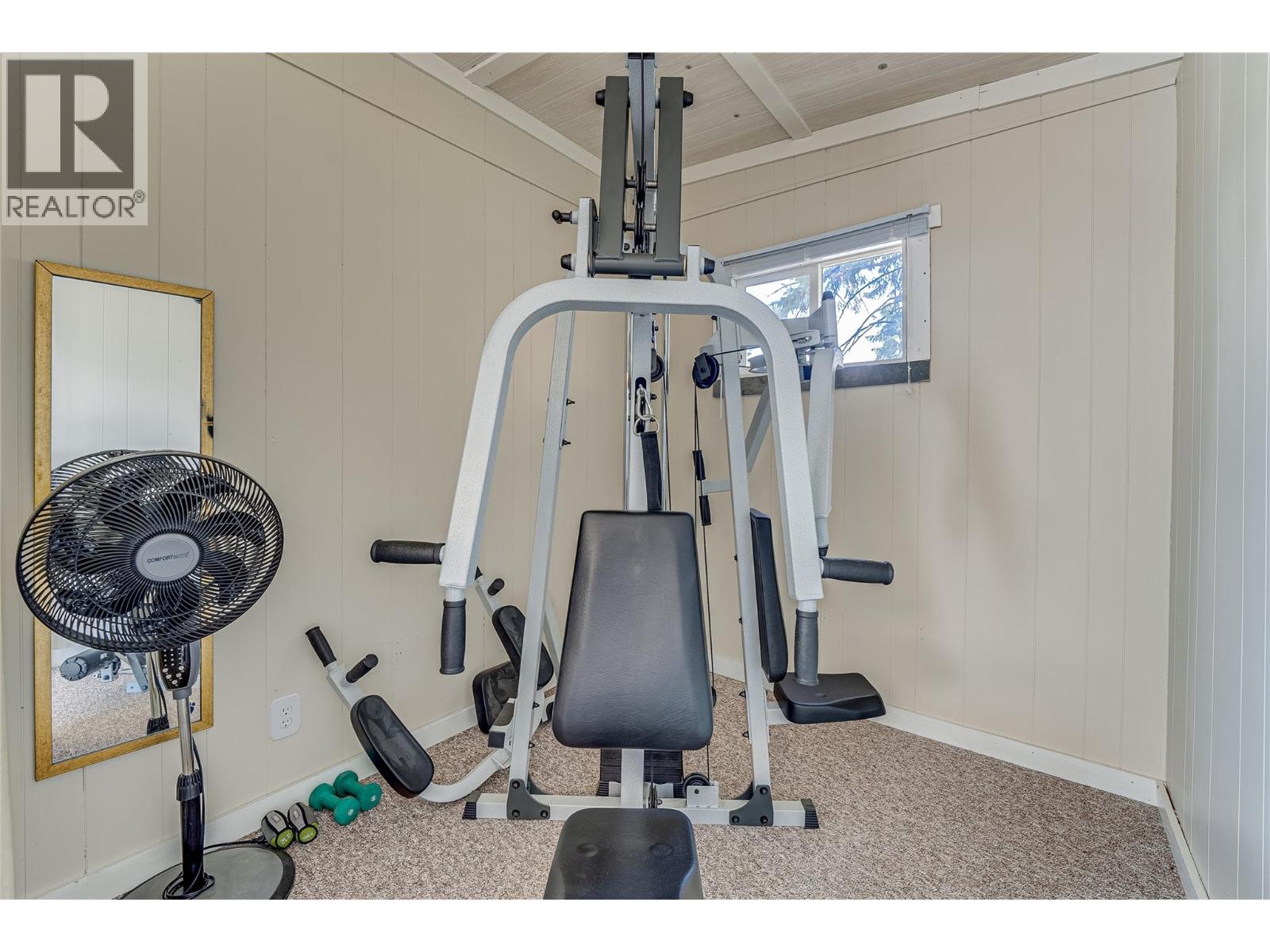 5853 Cosens Bay Road - 24