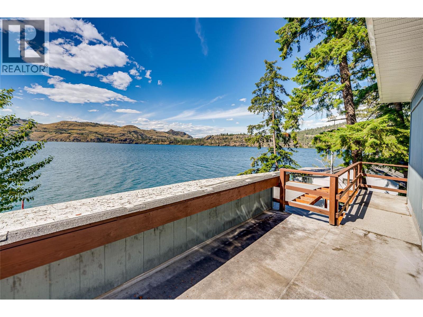5853 Cosens Bay Road - 26