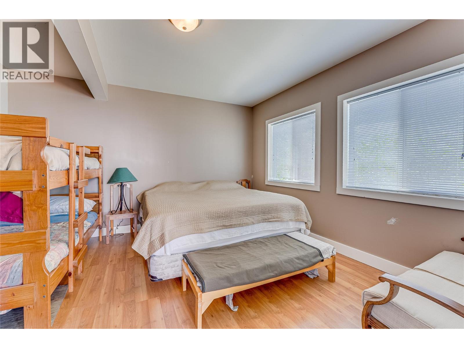 5853 Cosens Bay Road - 27