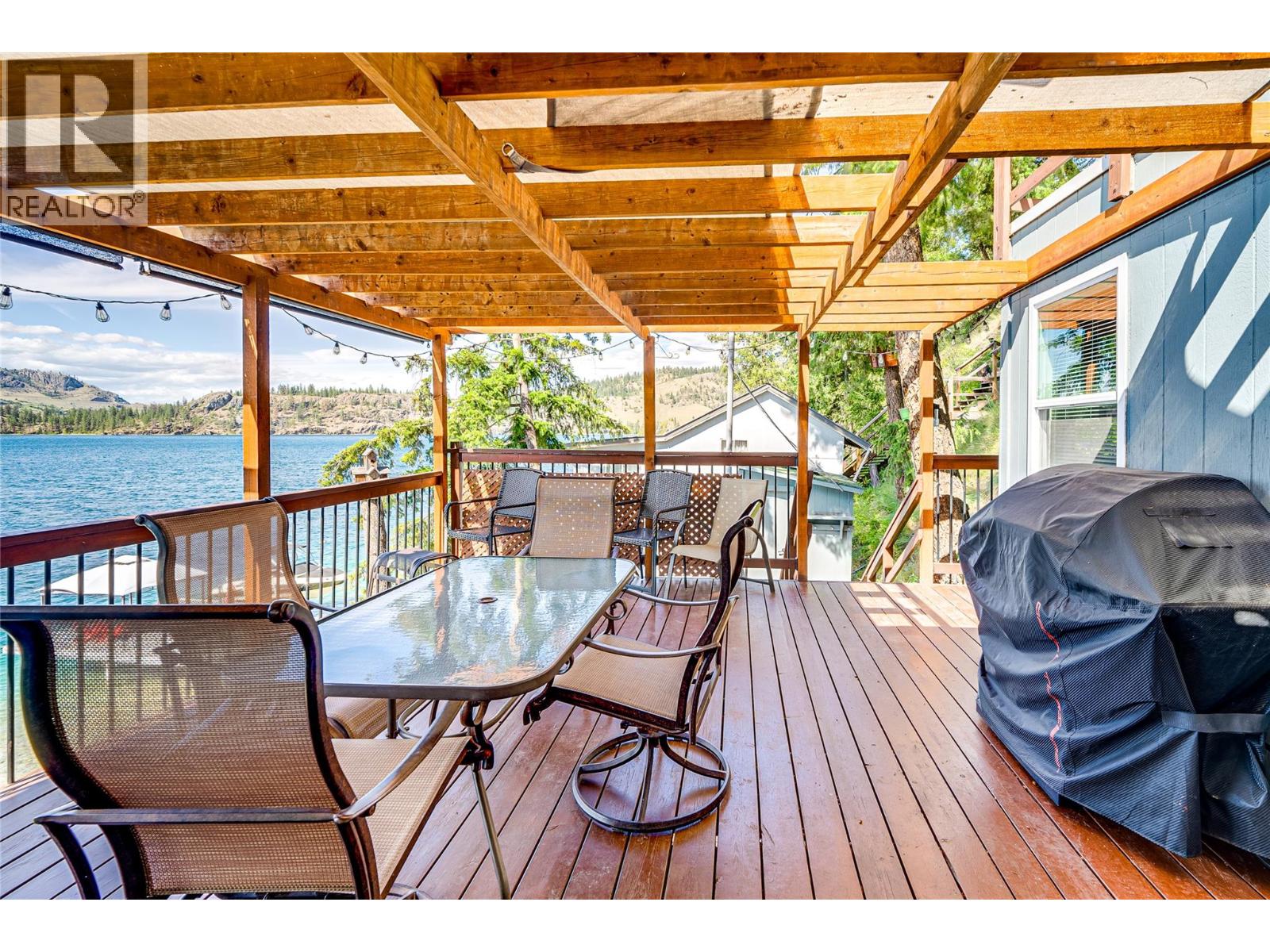 5853 Cosens Bay Road - 12