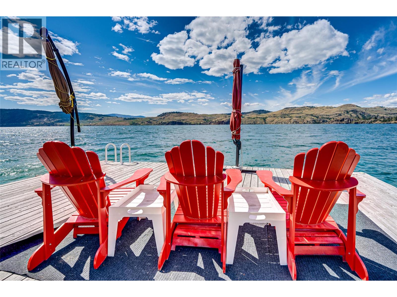 5853 Cosens Bay Road - 5