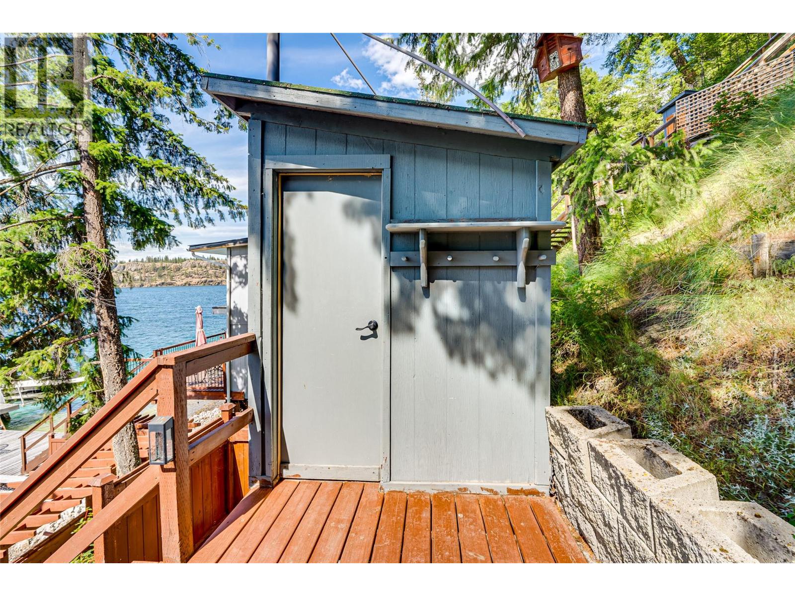 5853 Cosens Bay Road - 45