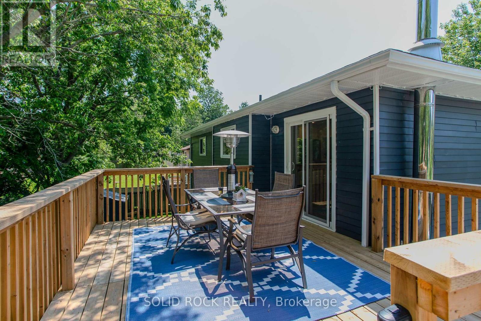 676 CENTRE STREET - Image 35