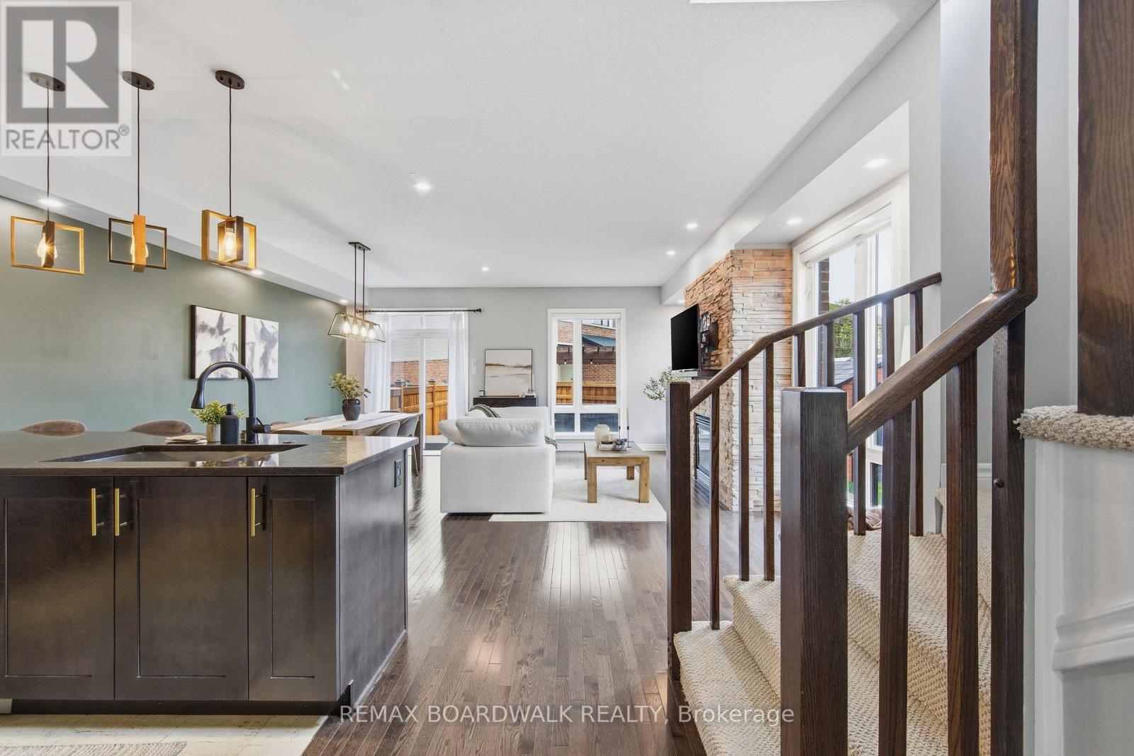 375 COOKS MILL CRESCENT - 11