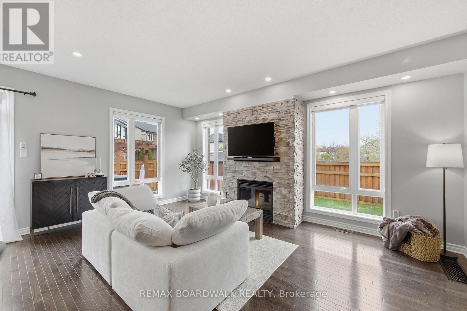 375 COOKS MILL CRESCENT - 16