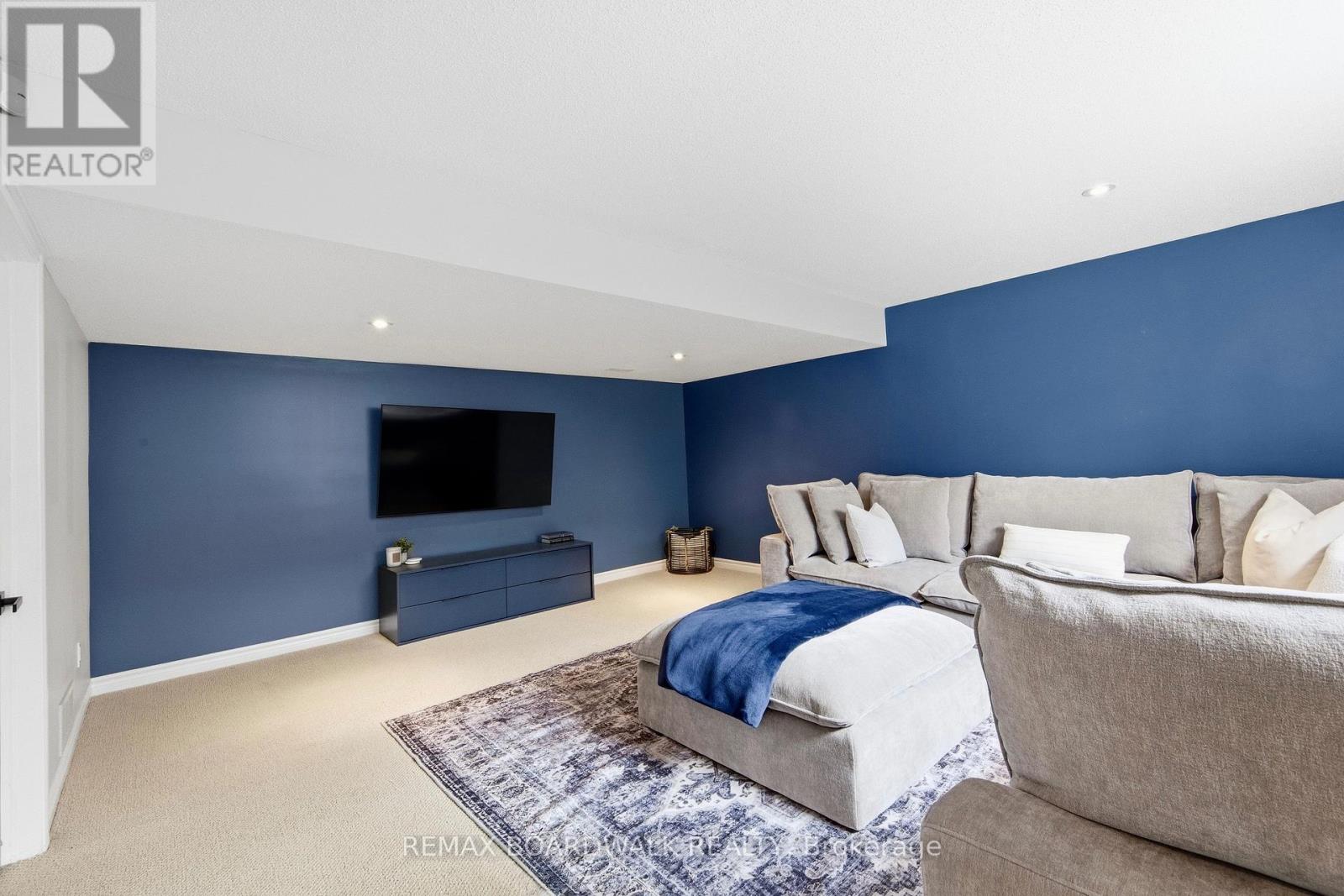 375 COOKS MILL CRESCENT - 34