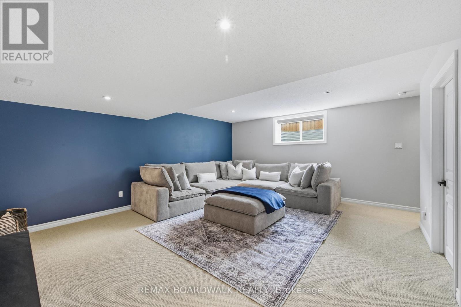 375 COOKS MILL CRESCENT - 35