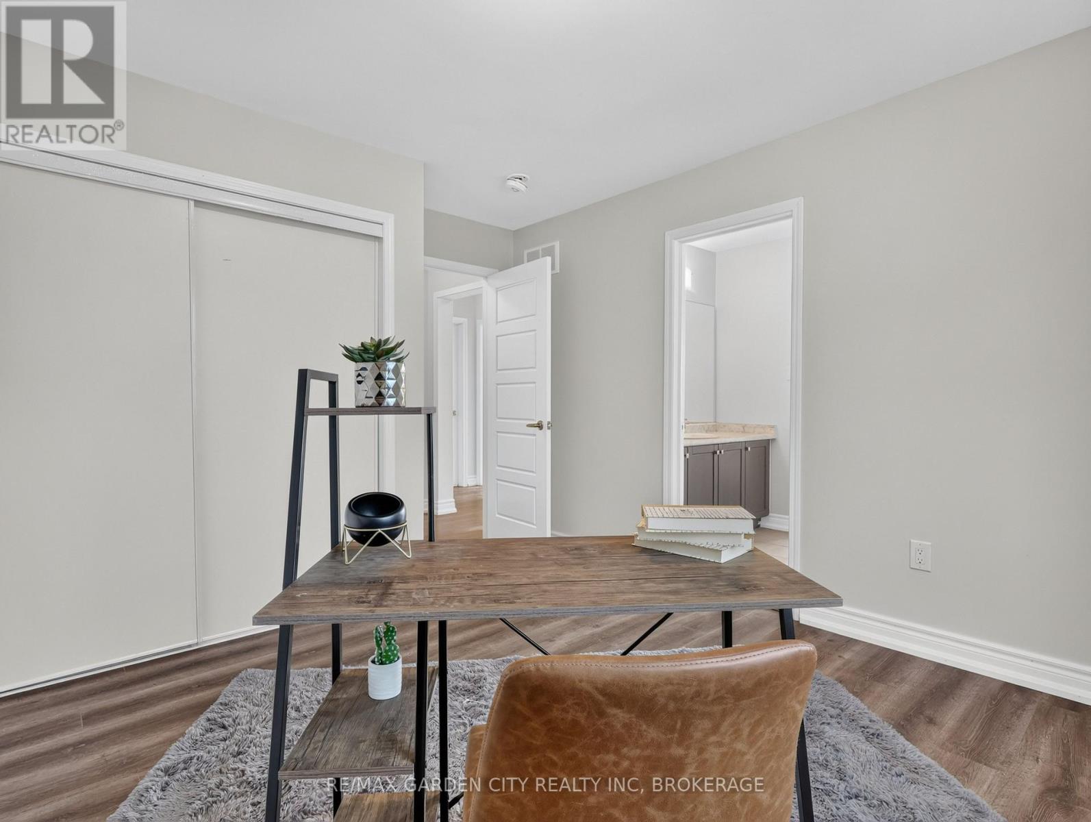 7568 TUPELO CRESCENT - 32