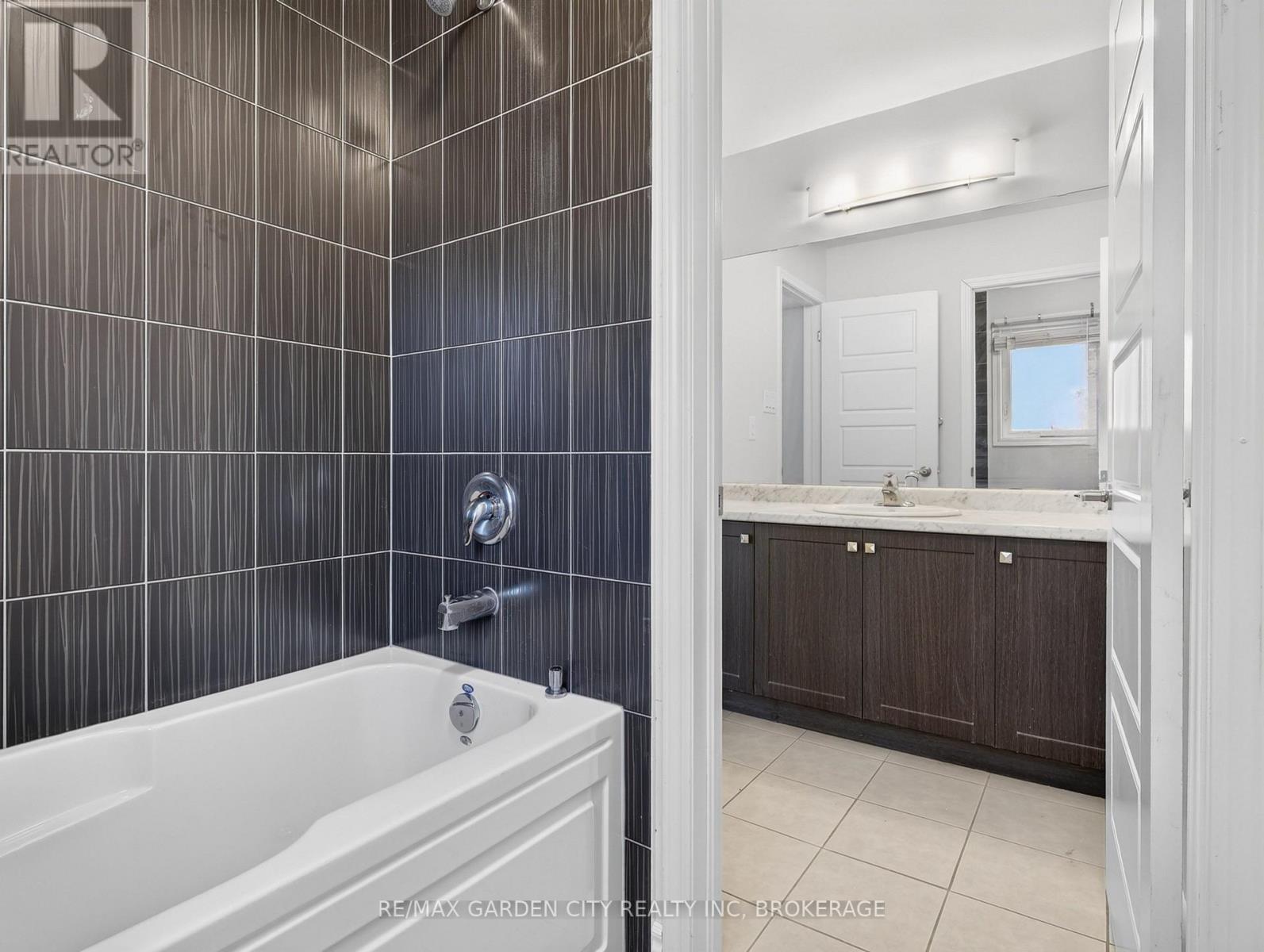 7568 TUPELO CRESCENT - 34