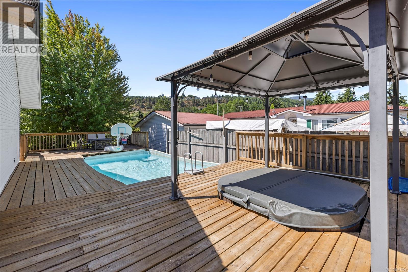 1730 Jingle Pot Rd, Nanaimo