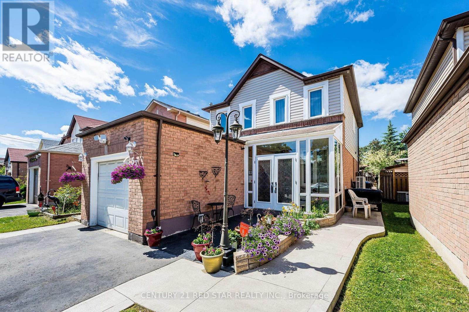 52 NEWDALE PLACE - 2