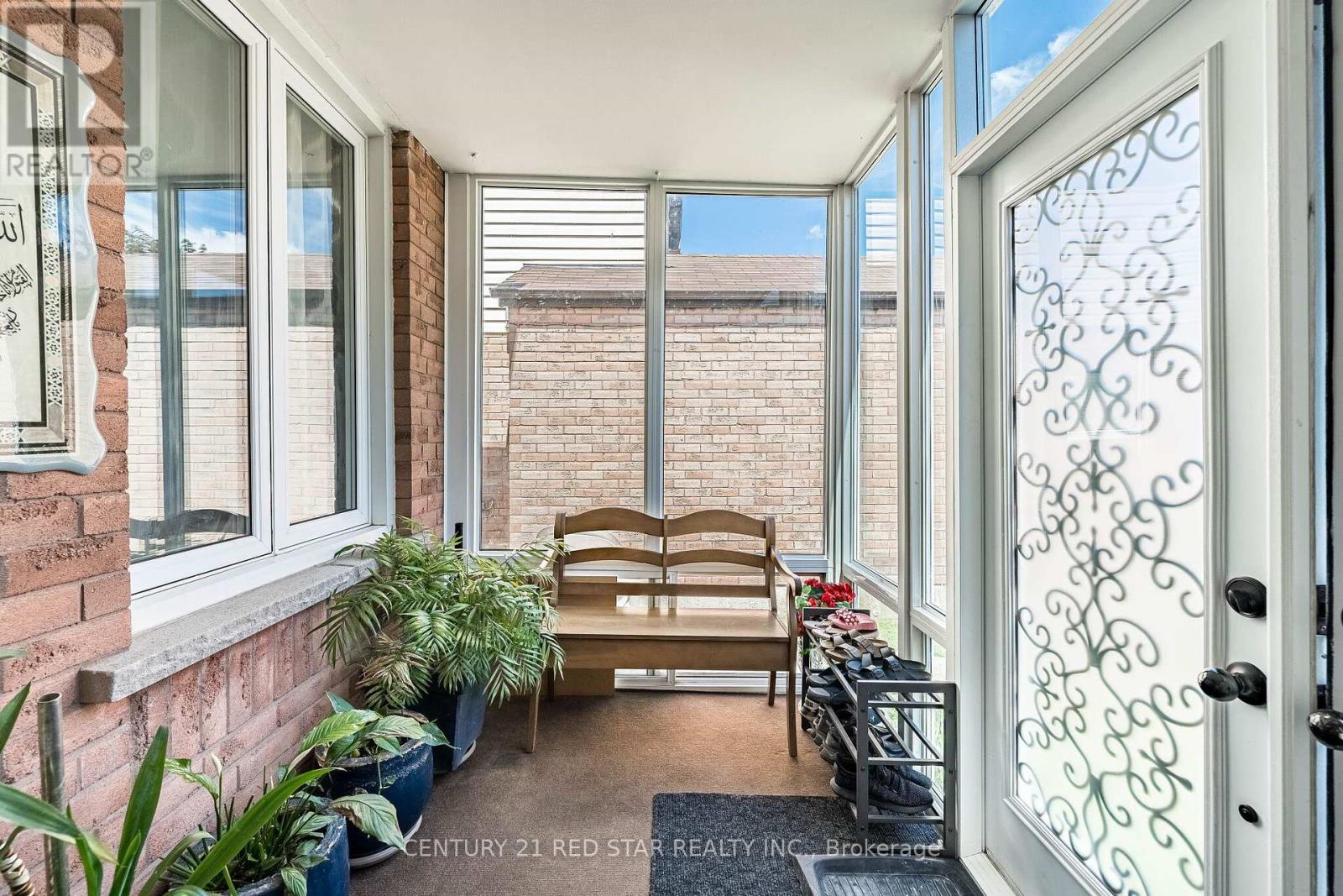 52 NEWDALE PLACE - 4