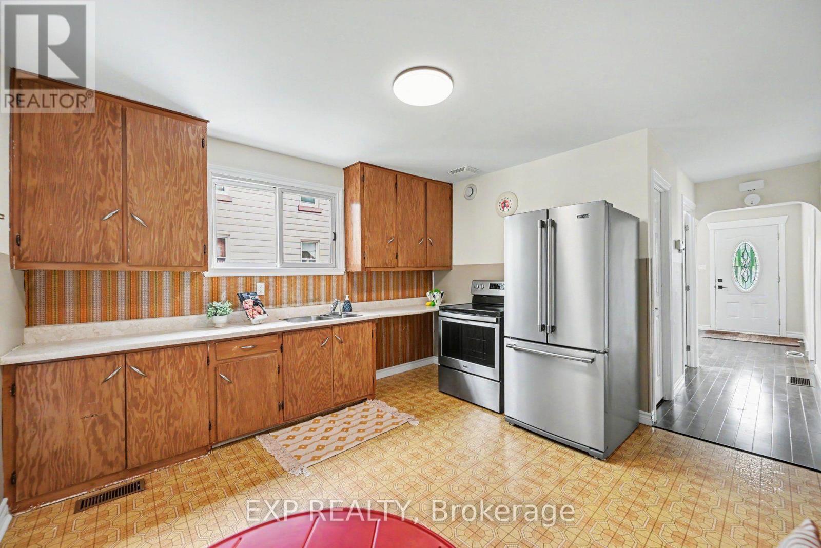 9 ELEVENTH STREET W - 19