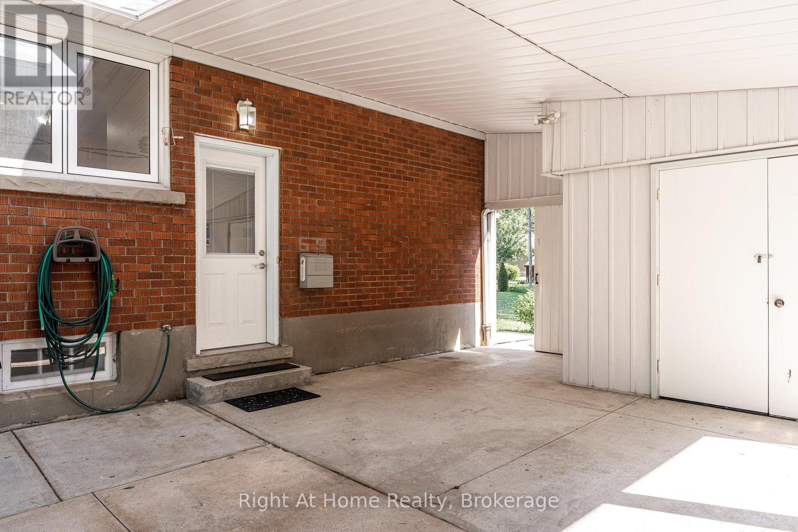 202 EASSON STREET - 10