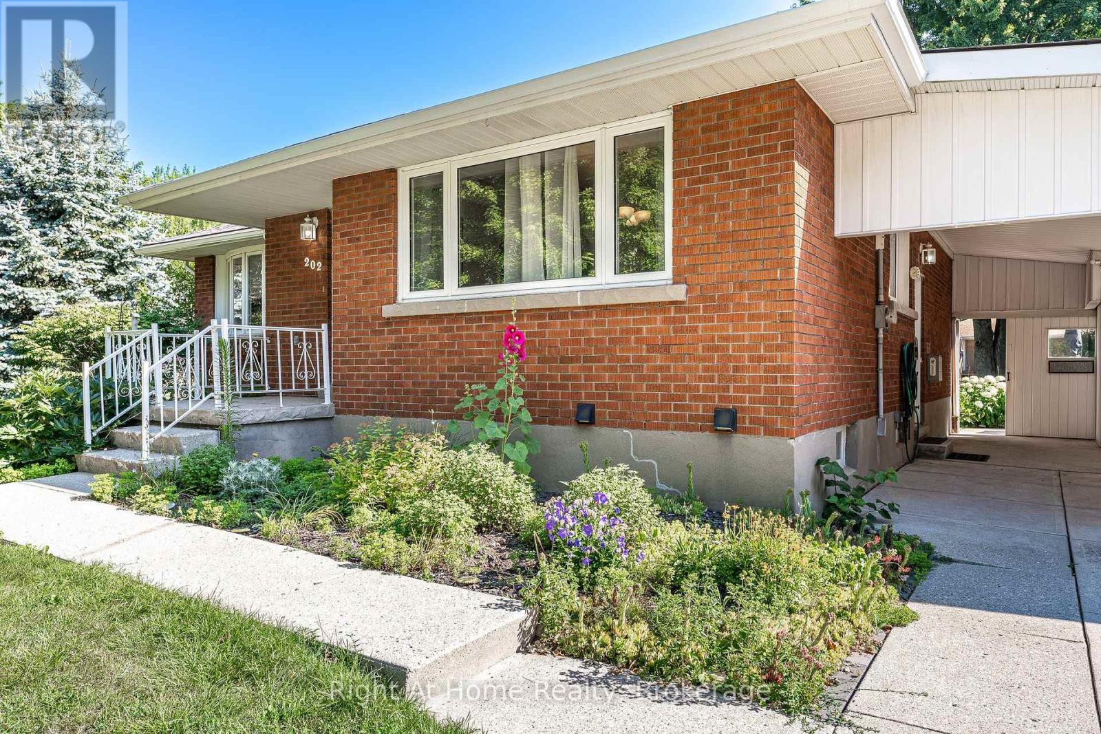 202 EASSON STREET - 11