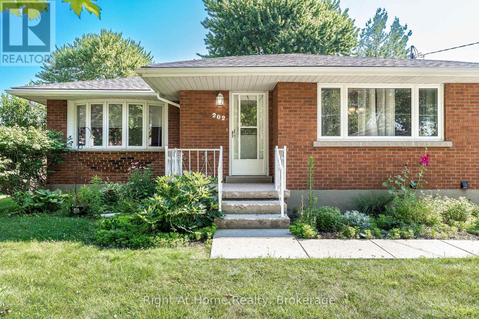 202 EASSON STREET - 12