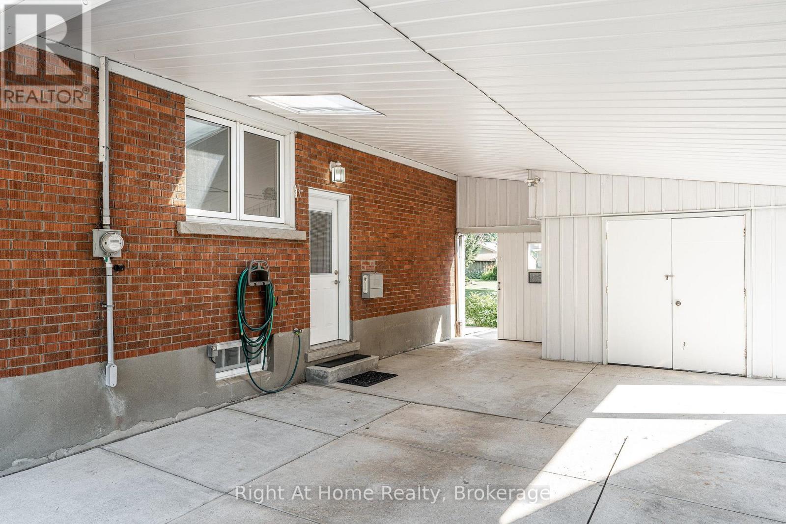 202 EASSON STREET - 9