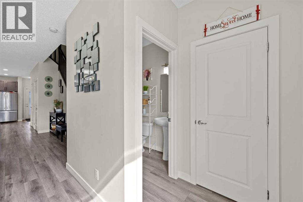 867 Walgrove Boulevard SE - 18