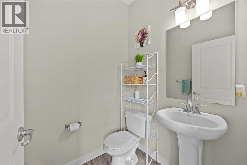 867 Walgrove Boulevard SE - 19