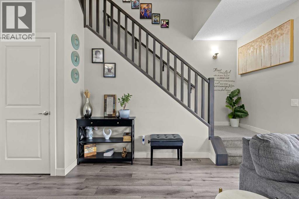 867 Walgrove Boulevard SE - 20
