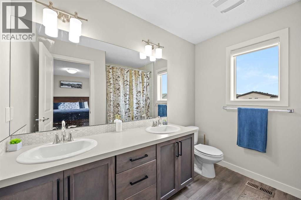 867 Walgrove Boulevard SE - 25