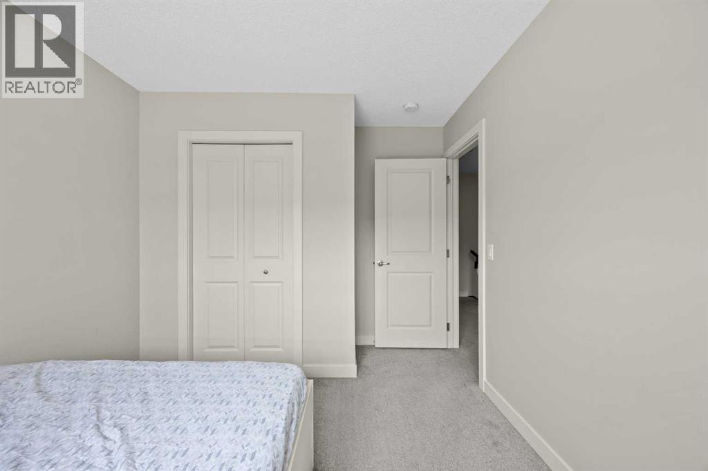 867 Walgrove Boulevard SE - 28