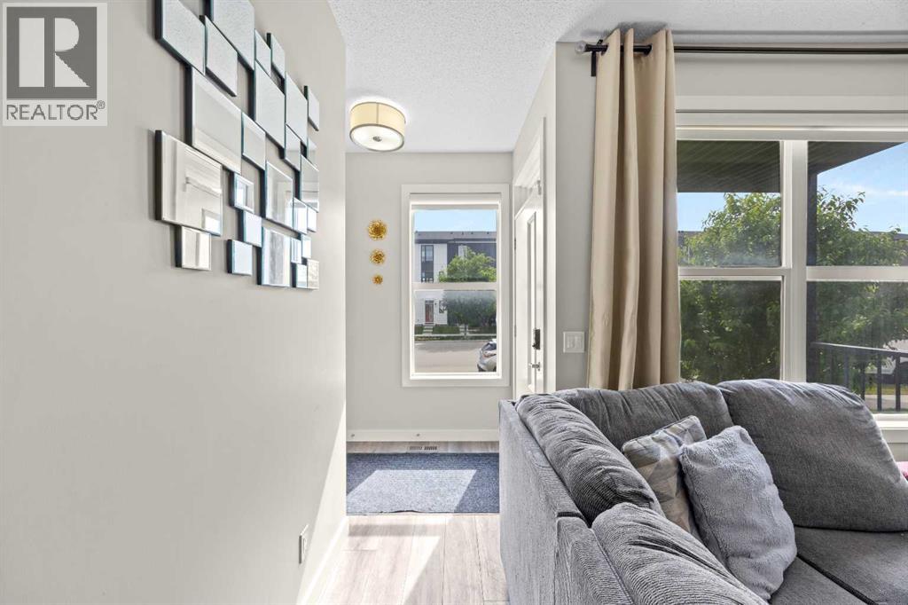 867 Walgrove Boulevard SE - 4