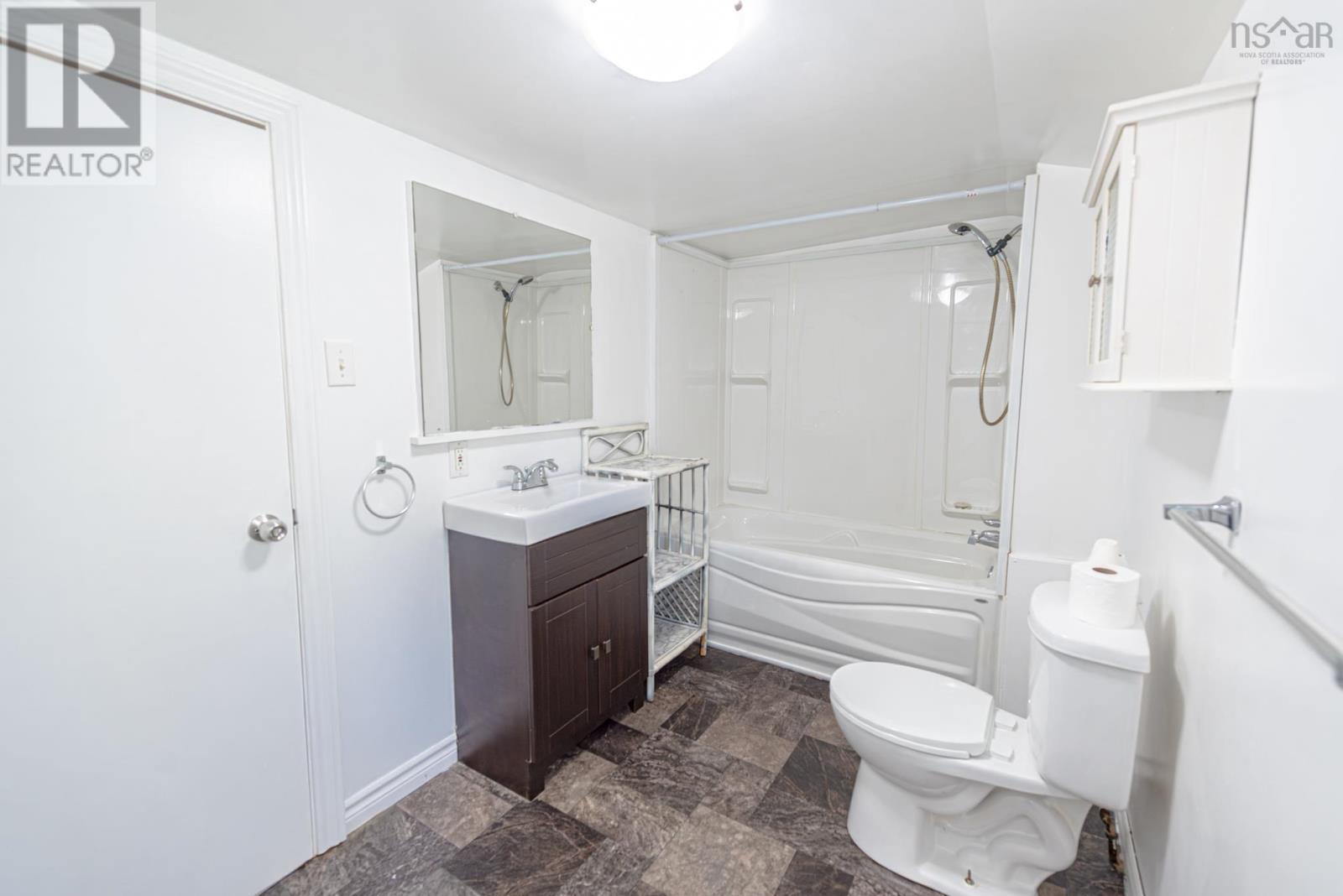 622 Lorne Street - 14
